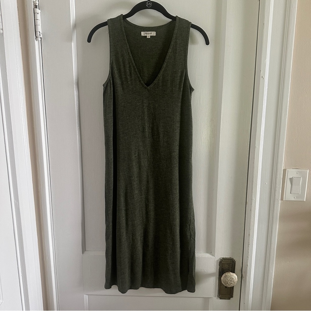 Madewell v-neck midi dress, olive, S